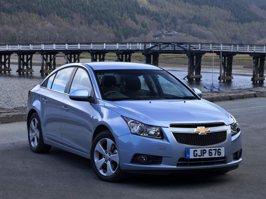  Chevrolet Cruze 2009 года  (UK) (фото 11 из 16)